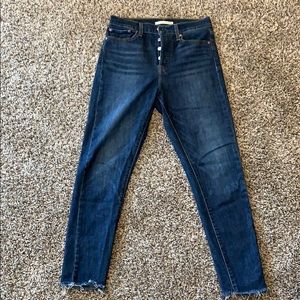 Levi’s wedgie crop jeans